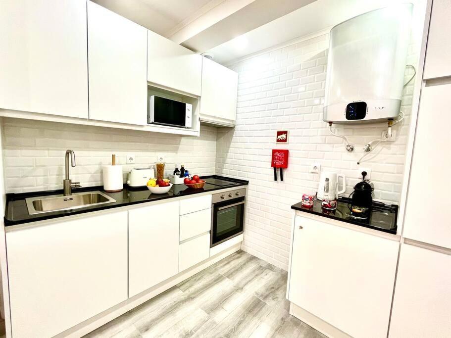 New-Romantic Studio Near The Beach! Paco de Arcos Ngoại thất bức ảnh