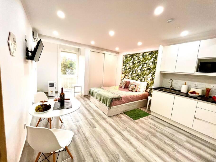 New-Romantic Studio Near The Beach! Paco de Arcos Ngoại thất bức ảnh
